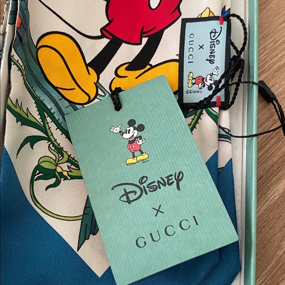NIB NWT Gucci x Disney Mickey Mouse silk scarf. limited-edition Cruise 2020 - Picture 4 of 7